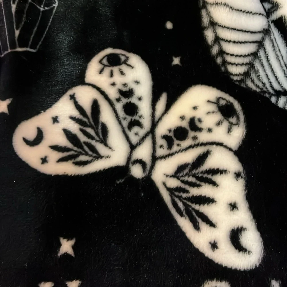 Witchy Halloween throw blanket *FIRM PRICE*